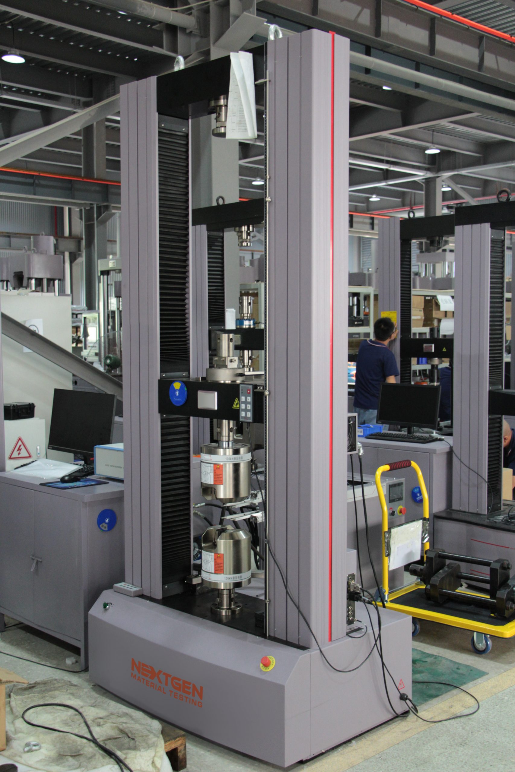 200kN Universal Tensile Testing Machine in Canada