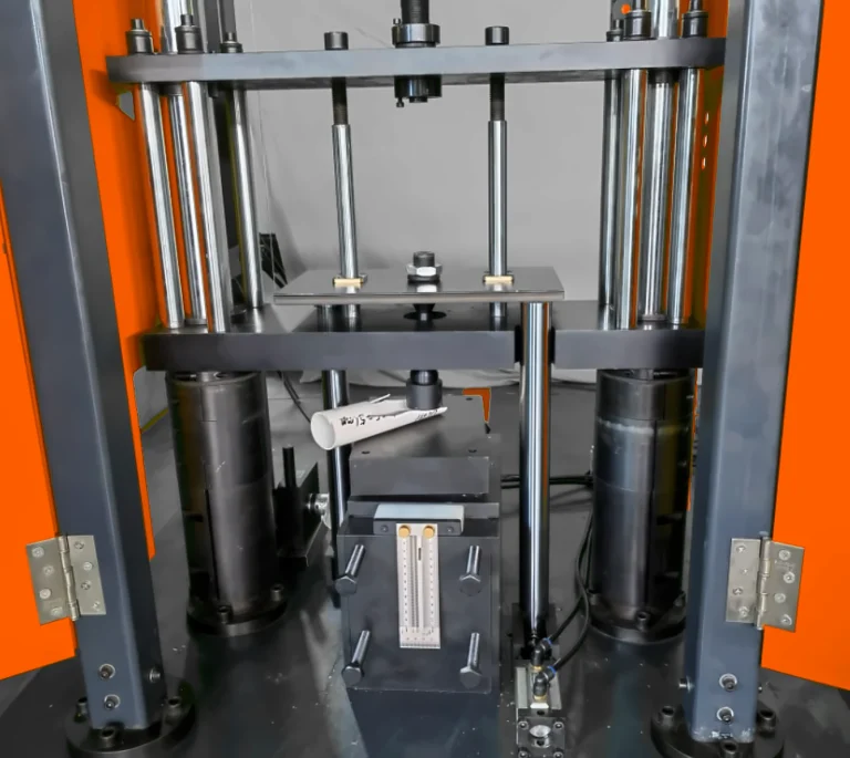 Impact test on a 50 mm PVC pipe on the DWT-1800