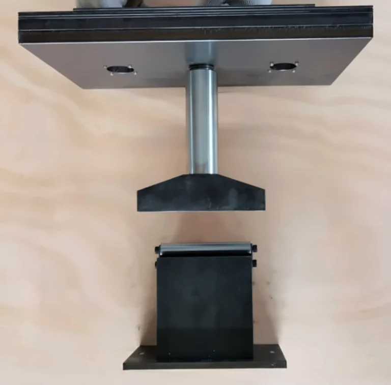 Rectangular hammer, 3 x 6 in., 50 lb (22.7 kg), with 76 mm steel block anvil