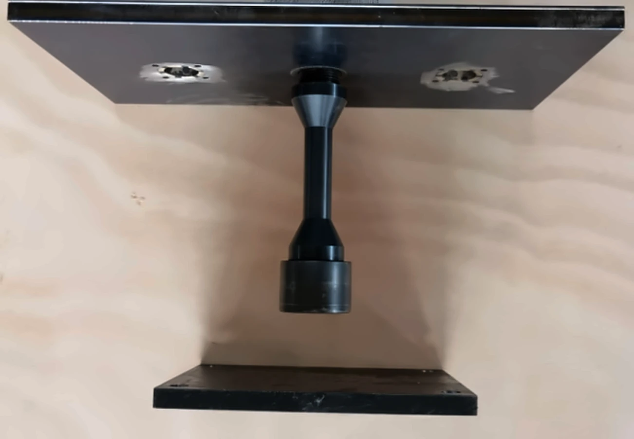 Round cylinder hammer, 2 in. (51 mm), 20 lb (9.1 kg), with 13 mm steel plate anvil