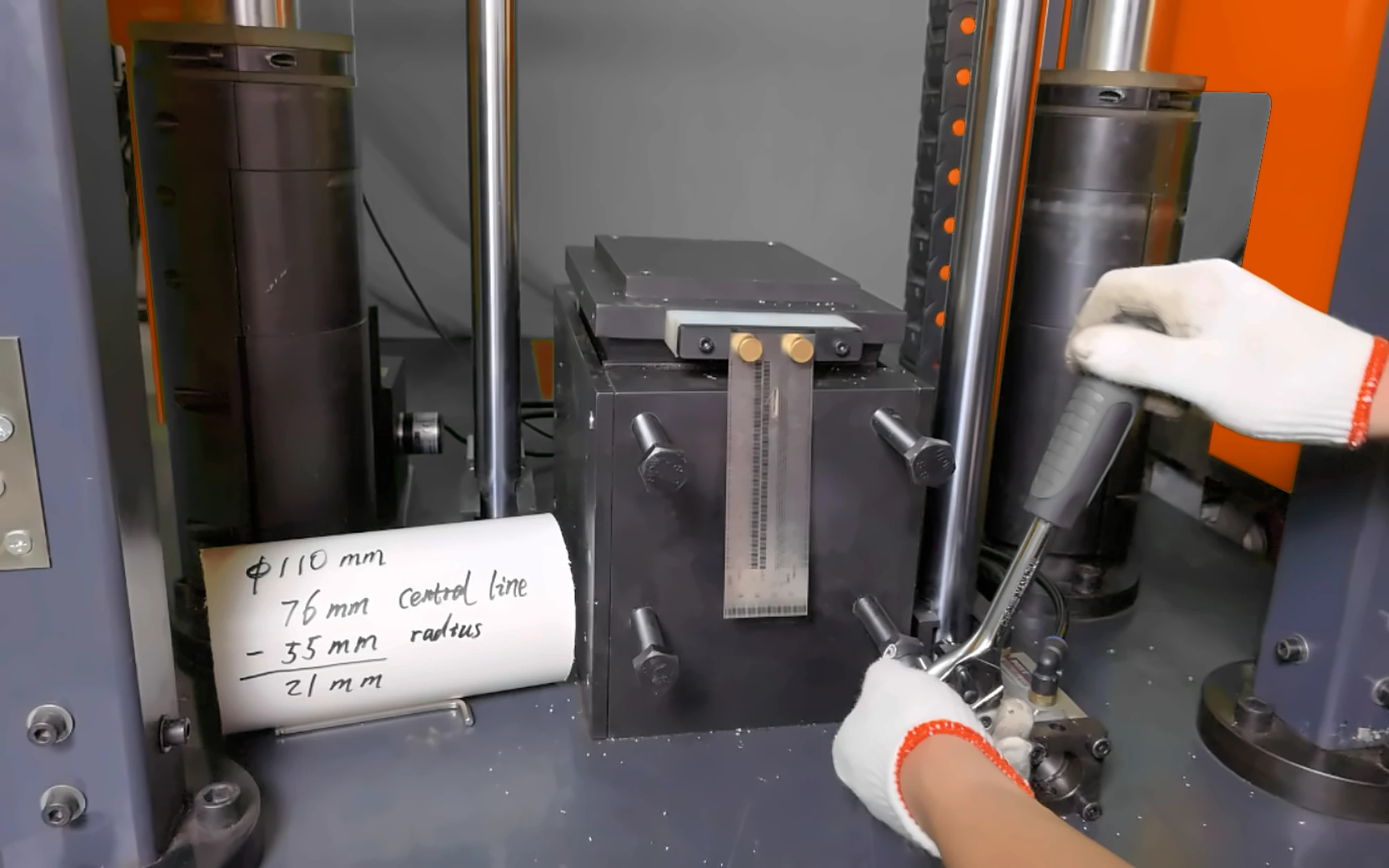 Raising the DWT-1800 sample seat by 21 mm for a 110 mm PVC pipe